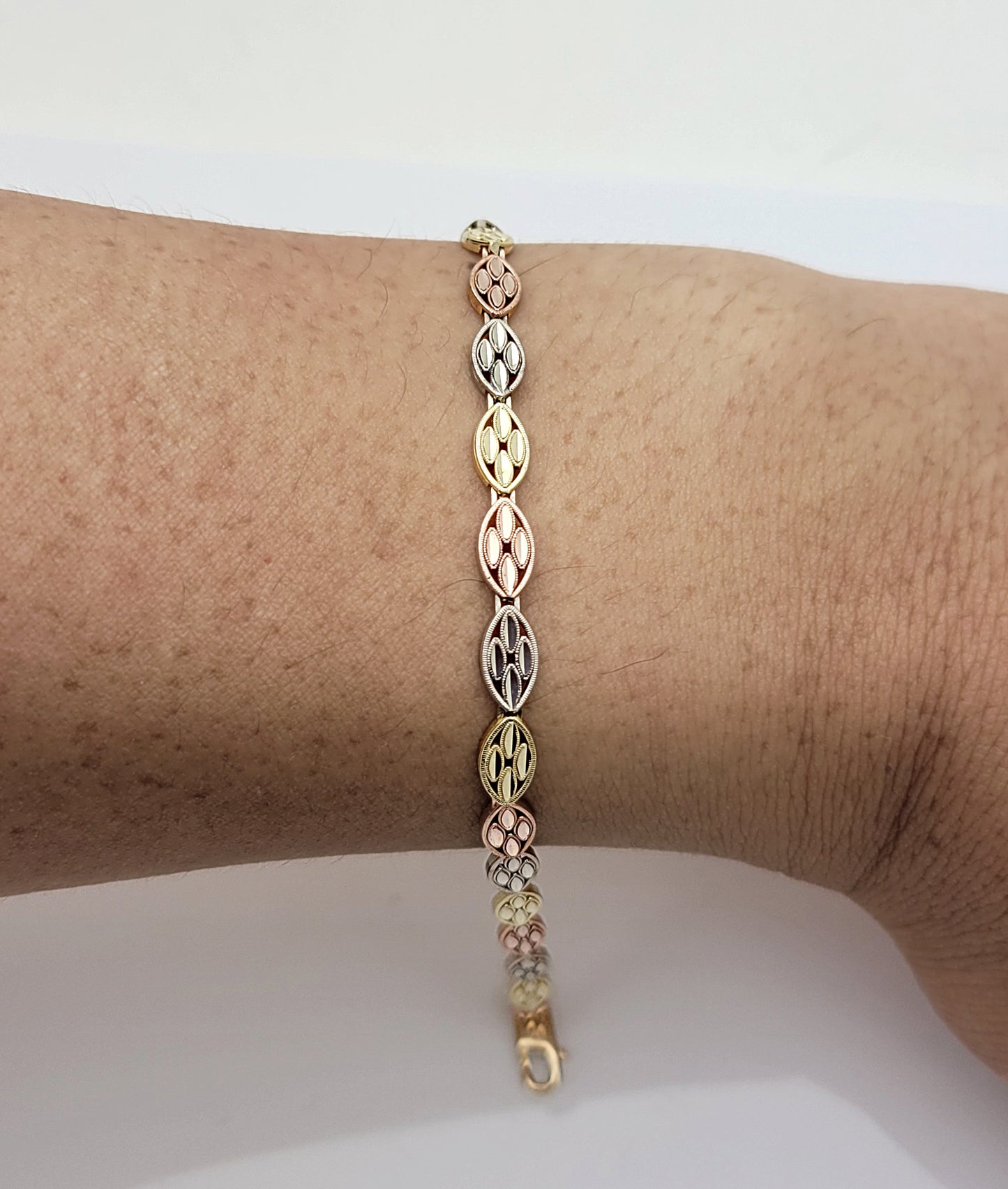 10K Tri Color Gold Oval Link Bracelet 4.75 mm Bracelet For Women 7.25 inch