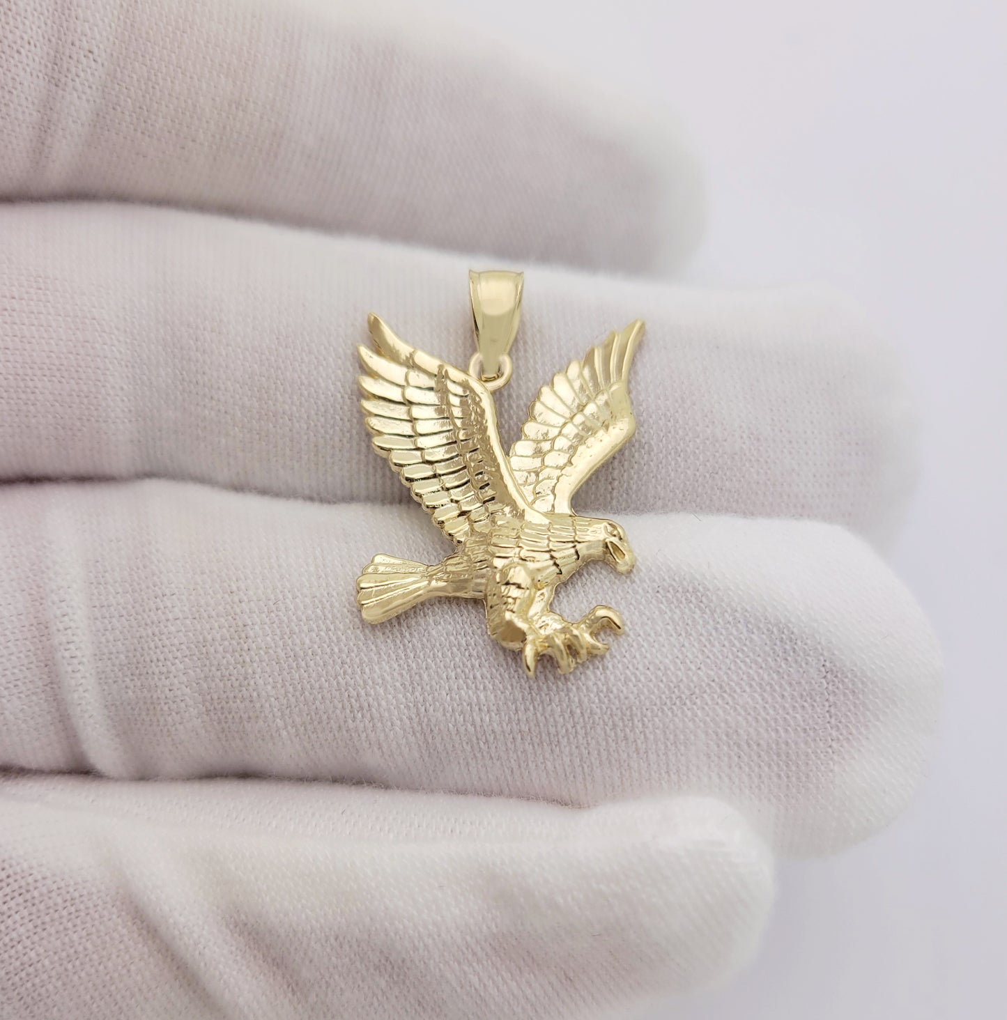 10K Yellow Gold Mens American Eagle Pendant 1.0 inch
