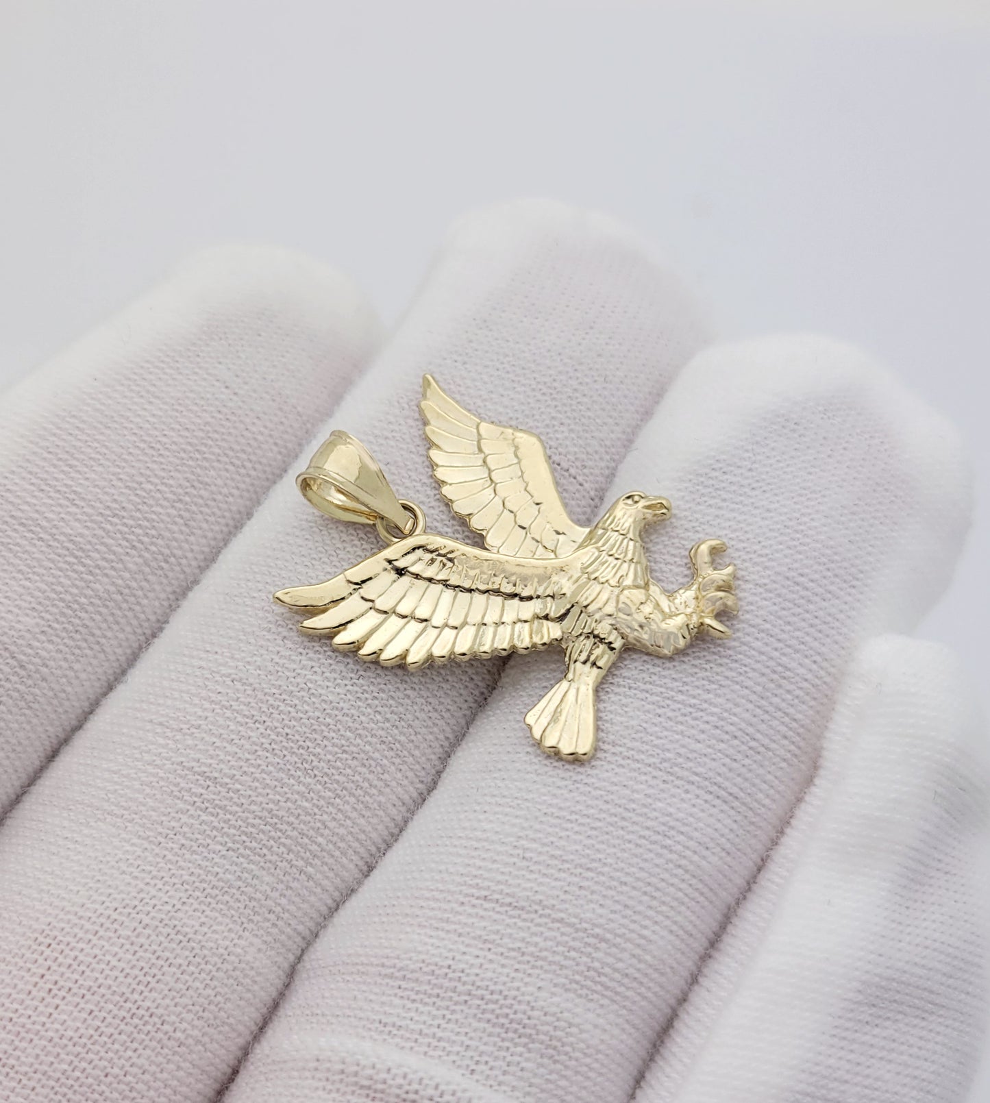 10K Yellow Gold Mens American Eagle Pendant 1.0 inch