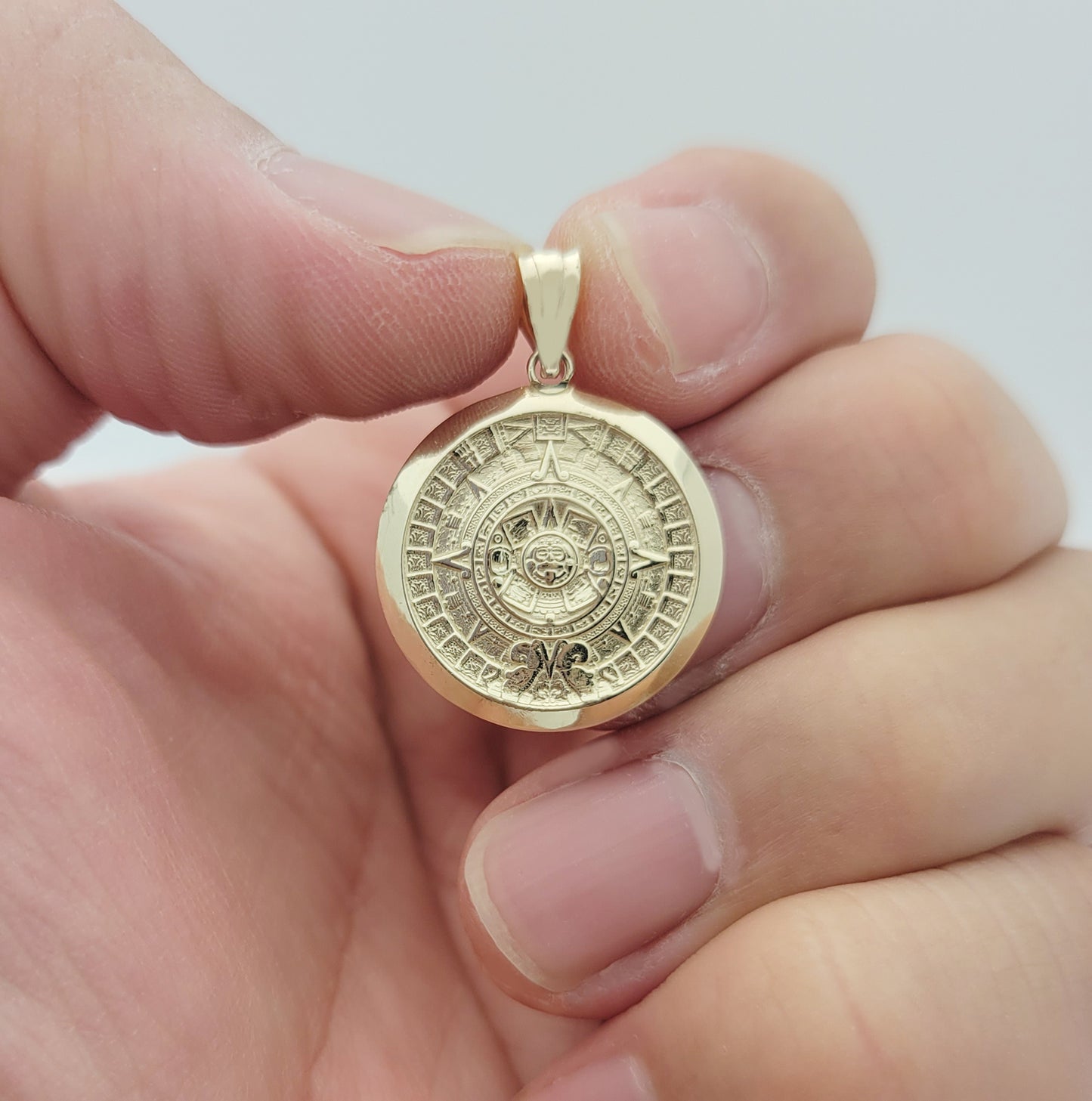 10K Yellow Gold Round Aztec Mayan Calendar Charm Pendant Mayan Gold 19.5 mm Diameter