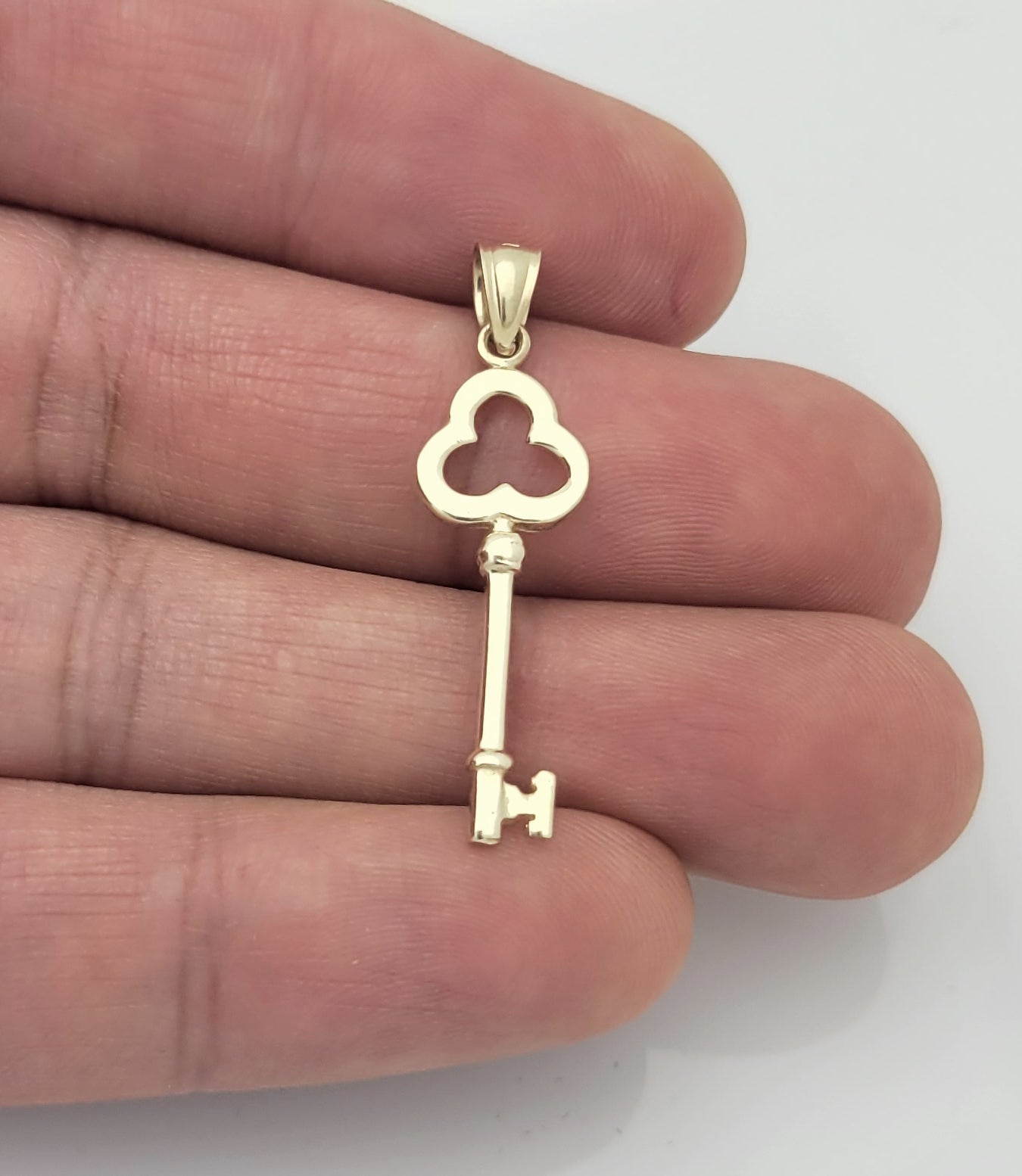 10K Gold Key Pendant for Women, Clover Lucky Charm Pendant Only, Dainty Minimalist Fine Jewelry, Gift for Her - Stunu jewelry