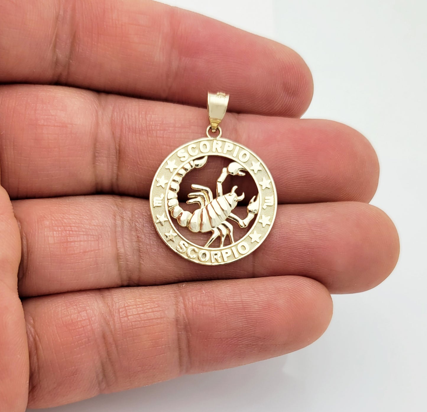10K Yellow Gold Scorpio Necklace Pendant Zodiac Charm 0.85 inch Diameter