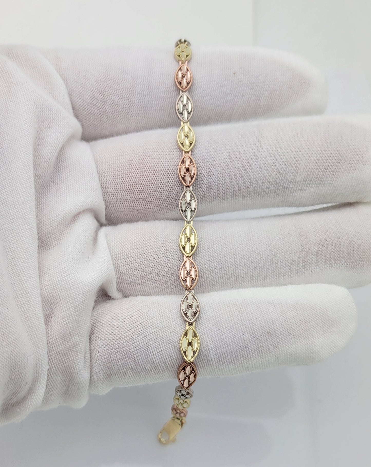 10K Tri Color Gold Oval Link Bracelet 4.75 mm Bracelet For Women 7.25 inch