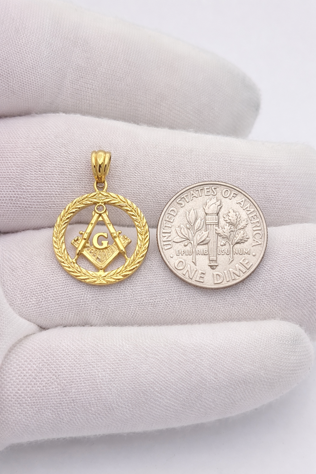 10K Solid Yellow Gold Masonic Round Pendant, Freemason Compass & Square with G, 16mm Circle Charm - Stunu jewelry