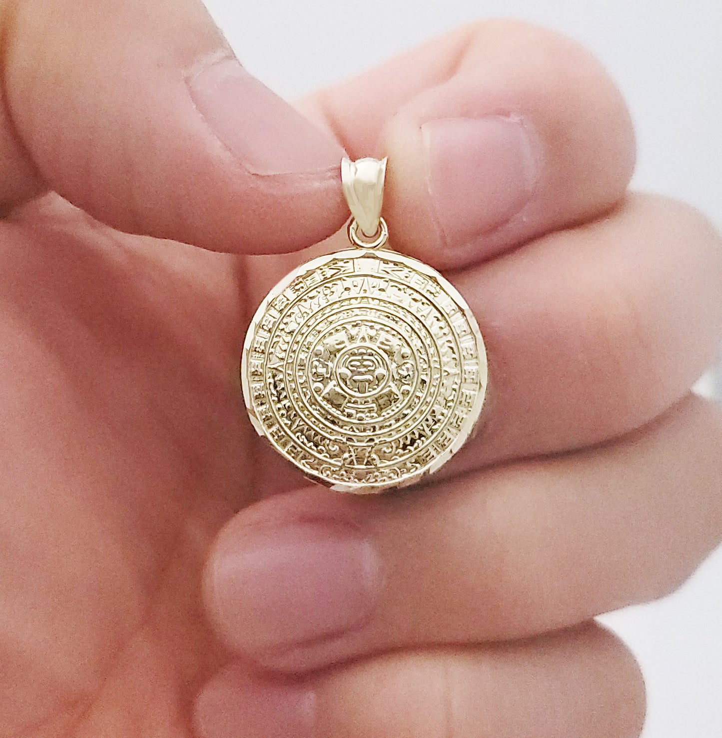 10K Yellow Gold Round Aztec Mayan Calendar Charm Pendant Mayan Gold 0.8 inch Diameter