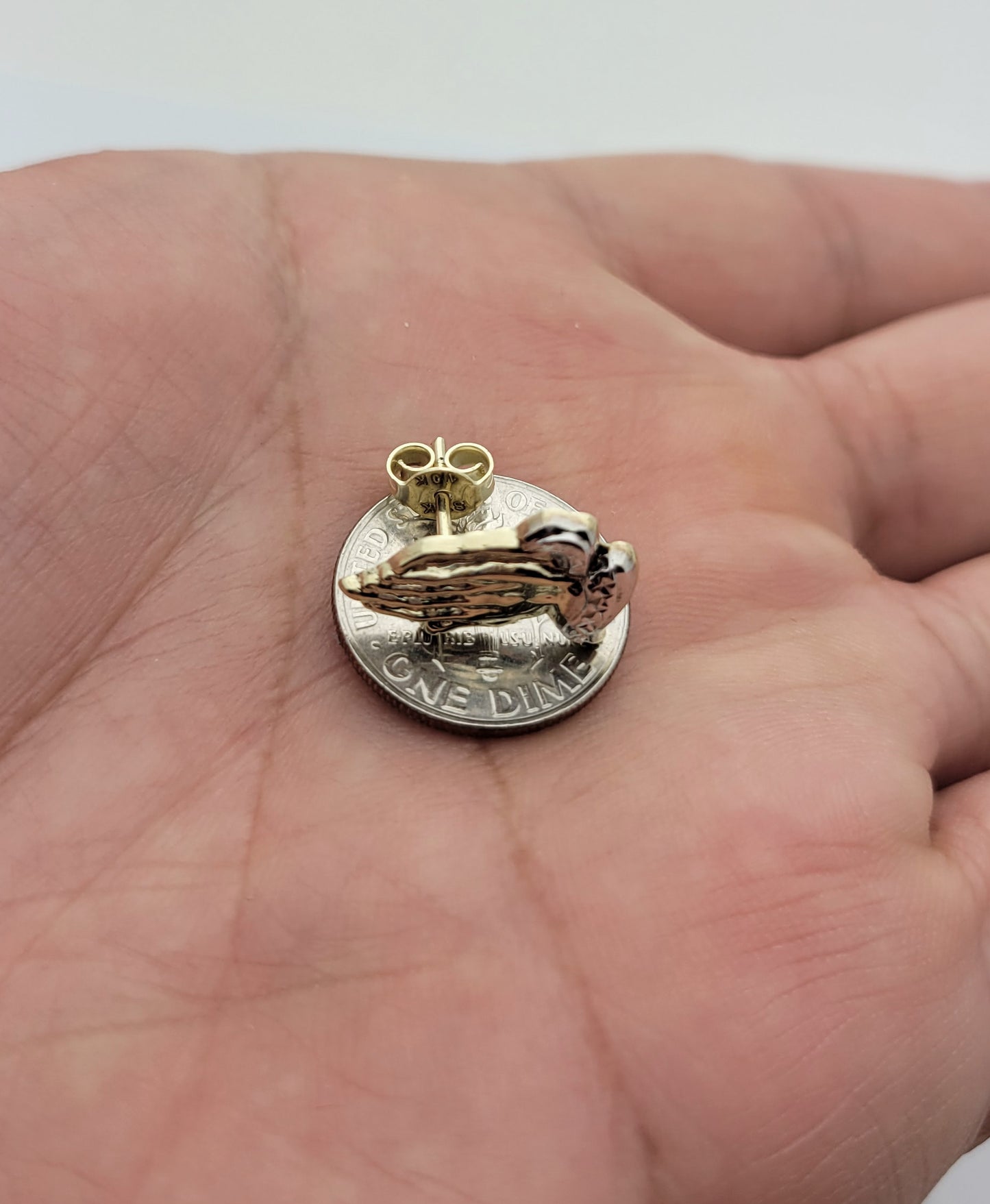 10K Yellow Gold Praying Hands Earrings 0.65 in x 0.4 in - Stunu jewelry