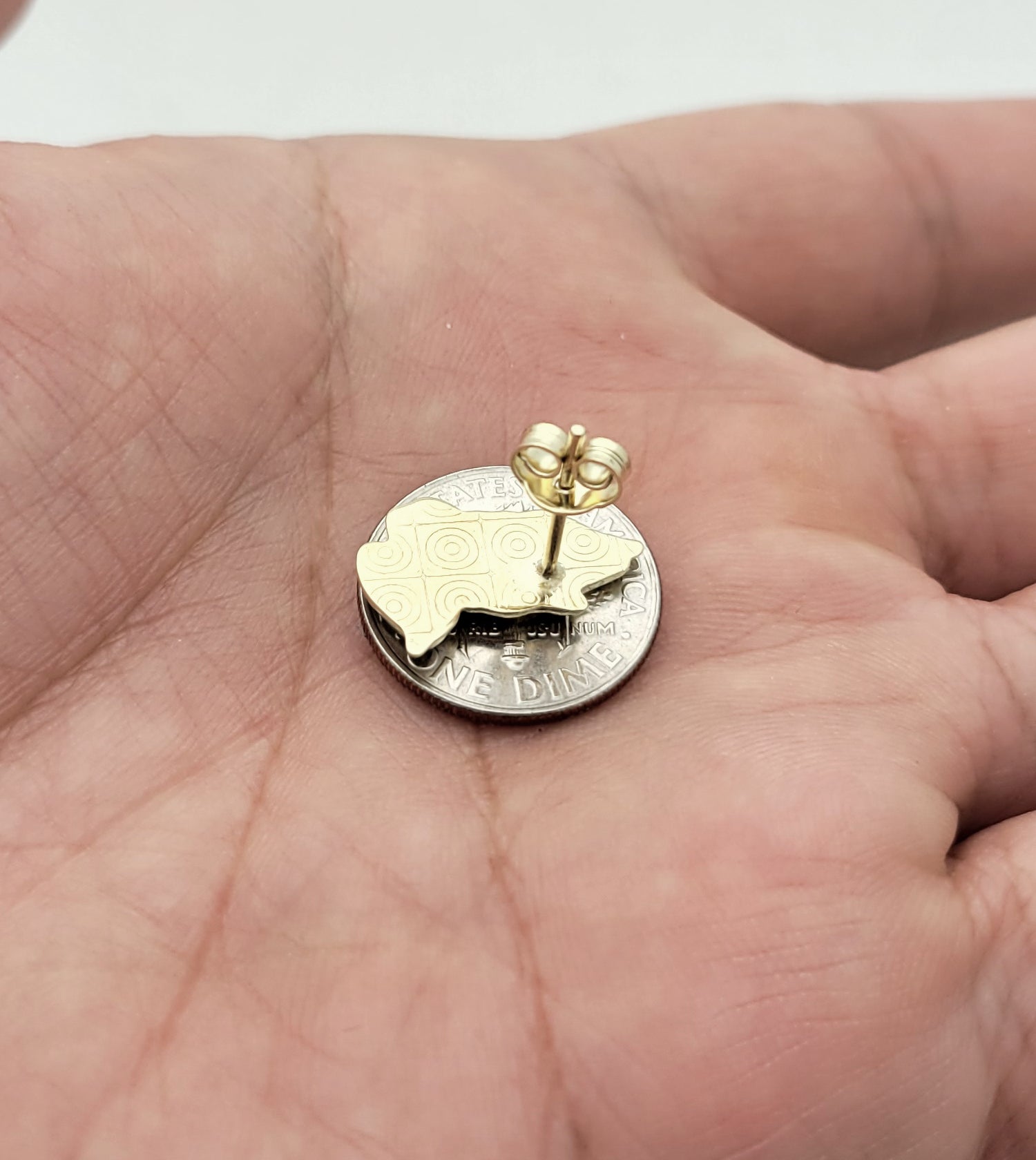 10K Yellow Gold Praying Hands Earrings 0.65 in x 0.4 in - Stunu jewelry