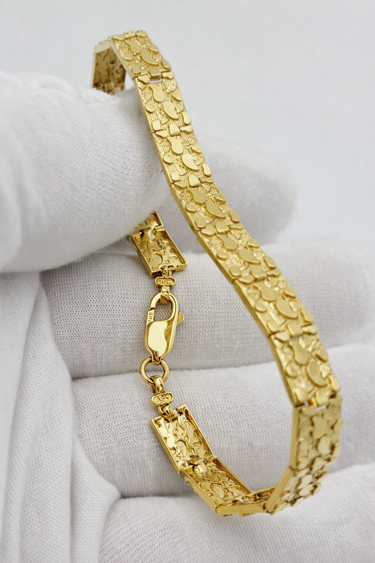 10K Yellow Gold Nugget Bracelet For Men Women 7.5 mm 7.75 inch - Stunu jewelry
