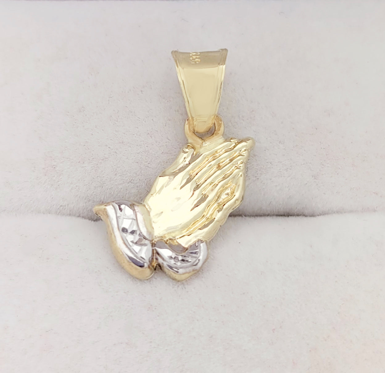 10k Yellow Gold Praying Hands Prayers Hands Pendant 0.8 in x 0.5 in - Stunu jewelry