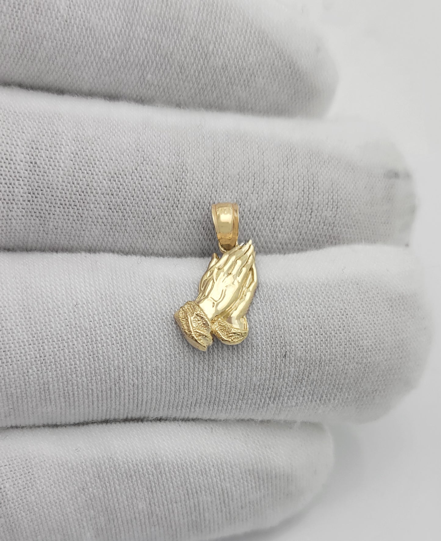 10k Yellow Gold Small Praying Hands Prayers Hands Pendant 0.75 in x 0.35 in - Stunu jewelry