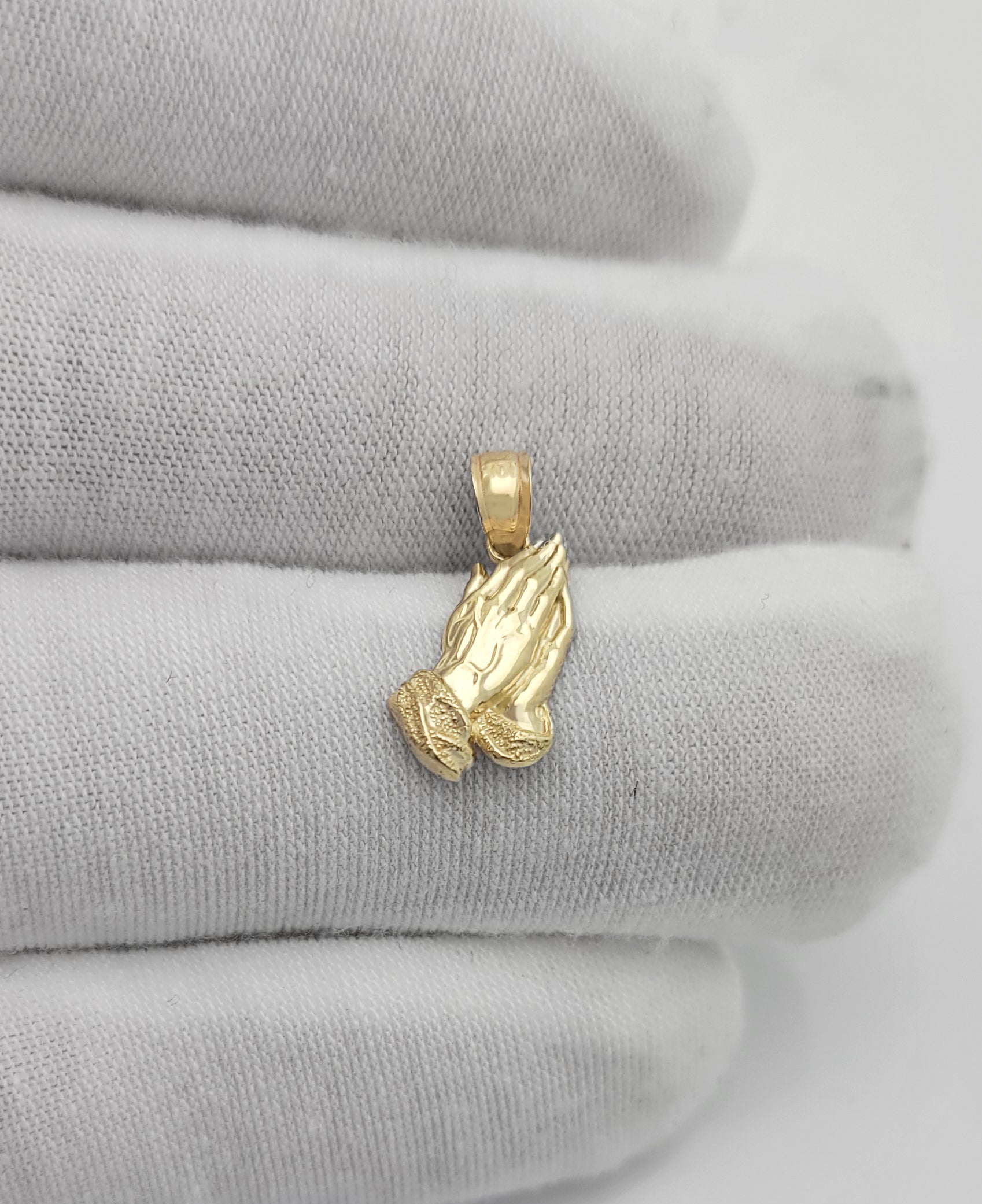 10k Yellow Gold Small Praying Hands Prayers Hands Pendant 0.75 in x 0.35 in - Stunu jewelry
